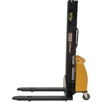 Gerbeur motoris&eacute; avec m&acirc;t &eacute;troit, Fonctionnement &eacute;lectrique, Capacit&eacute; 1000 lb, Lev&eacute;e max 63" Trail Hammer and Bolt