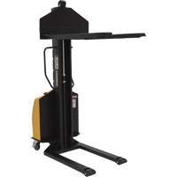 Gerbeur motoris&eacute; avec m&acirc;t &eacute;troit, Fonctionnement &eacute;lectrique, Capacit&eacute; 1000 lb, Lev&eacute;e max 63" Trail Hammer and Bolt