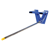 Fl&egrave;che de chariot &eacute;l&eacute;vateur pour tapis, 144-1/2" longueur, Install&eacute; sur fourche, Capacit&eacute; de 1800 lb Trail Hammer and Bolt