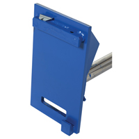 Fl&egrave;che de chariot &eacute;l&eacute;vateur pour tapis, 108-1/2" longueur, Install&eacute; sur tablier, Capacit&eacute; de 2500 lb Trail Hammer and Bolt