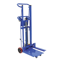 Empileur &agrave; plateforme, M&eacute;canisme Pompe au pied, Capacit&eacute; de 750 lb, Levage max de 52" Trail Hammer and Bolt