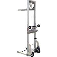 Appareil de levage portatif en aluminium, M&eacute;canisme Pompe au pied, Capacit&eacute; de 200 lb, Levage max de 61" Trail Hammer and Bolt
