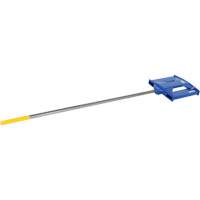 P&ocirc;le de transport de tapis pour chariot &eacute;l&eacute;vateur, 108-1/2" longueur, Install&eacute; sur fourche, Capacit&eacute; de 2500 lb Trail Hammer and Bolt