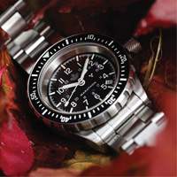 Grey Maple Large Diver's Automatic Watch with Stainless Steel Bracelet, Digital, Battery Operated, 41 mm, Silver Trail Hammer and Bolt