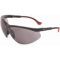 Lunettes de s&eacute;curit&eacute; Uvex Genesis avec lentilles HydroShield, Lentille Grise/fum&eacute;e, Antibu&eacute;e, R&eacute;pond ou surpasse la norme CSA Z94.3 Trail Hammer and Bolt