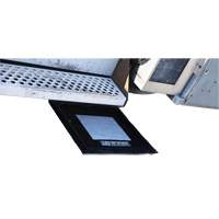 Drip Defender Spill Collection Pad, Oil Only, 15" x 13", 0.2 gal. Absorbancy Trail Hammer and Bolt