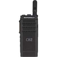 Radio portative de s&eacute;rie SL-300, Bande VHF, 2 canaux, Port&eacute;e 2 Trail Hammer and Bolt