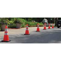 Ensemble de c&ocirc;nes de signalisation et chaînes, 28", Orange, Bande(s) r&eacute;fl&eacute;chissante(s) 4" & 6" Trail Hammer and Bolt