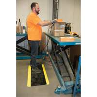 Tapis antifatigue, Losange, 1-2/3' x 3-1/4' x 3/4", Noir/Jaune, Polyur&eacute;thane Trail Hammer and Bolt