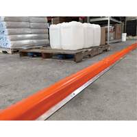 Ultra-Berm Builder Plus avec bandes de montage et ancrages Trail Hammer and Bolt