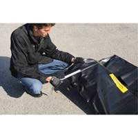 Conteneur de confinement flexible sans drain Ultra-275 Containment Sump, 102" lo x 48" la, 400 gal. US Capacit&eacute; Trail Hammer and Bolt