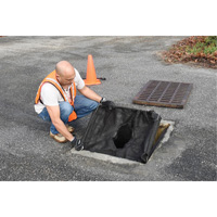 Bac de r&eacute;tention carr&eacute; Ultra-Drain Guard avec orifice de trop-plein, Huile & s&eacute;diments, 16" - 28" lo x 20" - 36" la Trail Hammer and Bolt