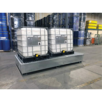 Ultra-Twin IBC Spill Pallet en acier, Capacit&eacute; de d&eacute;versement 370 gal. US, 103,8" x 26,8" x 51,1" Trail Hammer and Bolt