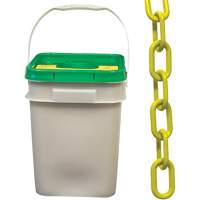 Chaîne de s&eacute;curit&eacute; en plastique robuste, Jaune, Maillon de 2", 120' de long Trail Hammer and Bolt