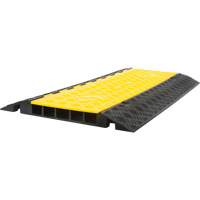 Protecteur de c&acirc;bles en polyur&eacute;thane, 5 canaux, 35,43" lo x 19,69" la x 2" h Trail Hammer and Bolt