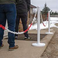 Bicolour Plastic Barrier Chain, Green/White, 2" Link, 500' Length Trail Hammer and Bolt