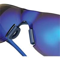Lunettes de s&eacute;curit&eacute; Adapt Lite, Lentille Miroir bleu, Antibu&eacute;e/Anti-&eacute;gratignures, ANSI Z87+/R&eacute;pond ou surpasse la norme CSA Z94.3 Trail Hammer and Bolt