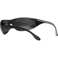Lunettes de s&eacute;curit&eacute; Adapt Lite, Lentille Fum&eacute;e, Antibu&eacute;e/Anti-&eacute;gratignures, ANSI Z87+/R&eacute;pond ou surpasse la norme CSA Z94.3 Trail Hammer and Bolt