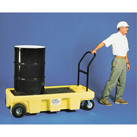 Chariots Poly-Spillcart ATC, 66,5" lo x 29" la x 46,9" h, Cap. de d&eacute;versement 57 gal. US Trail Hammer and Bolt