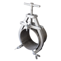 Pipe Alignment Clamp Trail Hammer and Bolt