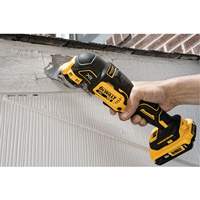 Max XR&reg; Brushless 3-Speed Oscillating Multi-Tool (Tool Only), 20 V, Lithium-Ion Trail Hammer and Bolt