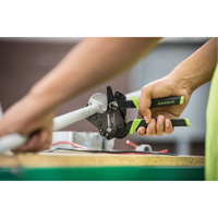 Cisaille &agrave; PVC &agrave; rochet ouverture rapide, Capacit&eacute; de 1-5/8" Trail Hammer and Bolt