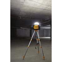 Baladeuse polyvalent sans fil Tool Connect 20V Max, DEL, 5000 lumens, Boîtier en Plastique Trail Hammer and Bolt