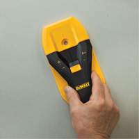 D&eacute;tecteur de montant de 1-1/2" pour le bois et le m&eacute;tal Trail Hammer and Bolt