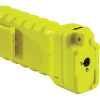 Lampe de poche &agrave; angle droit, DEL, 336 lumens, Piles AA Trail Hammer and Bolt
